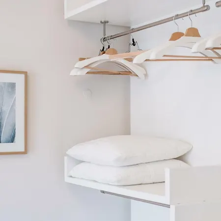 Guestready- Artist's Balcony *